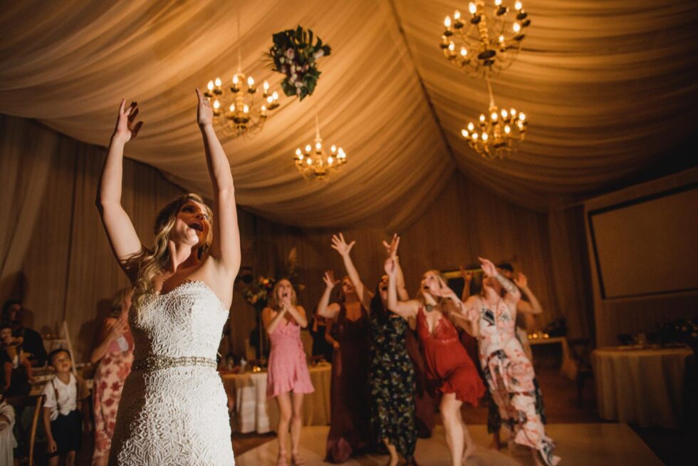 Perfecting the Bouquet Toss: Timed Shots in Oaxaca