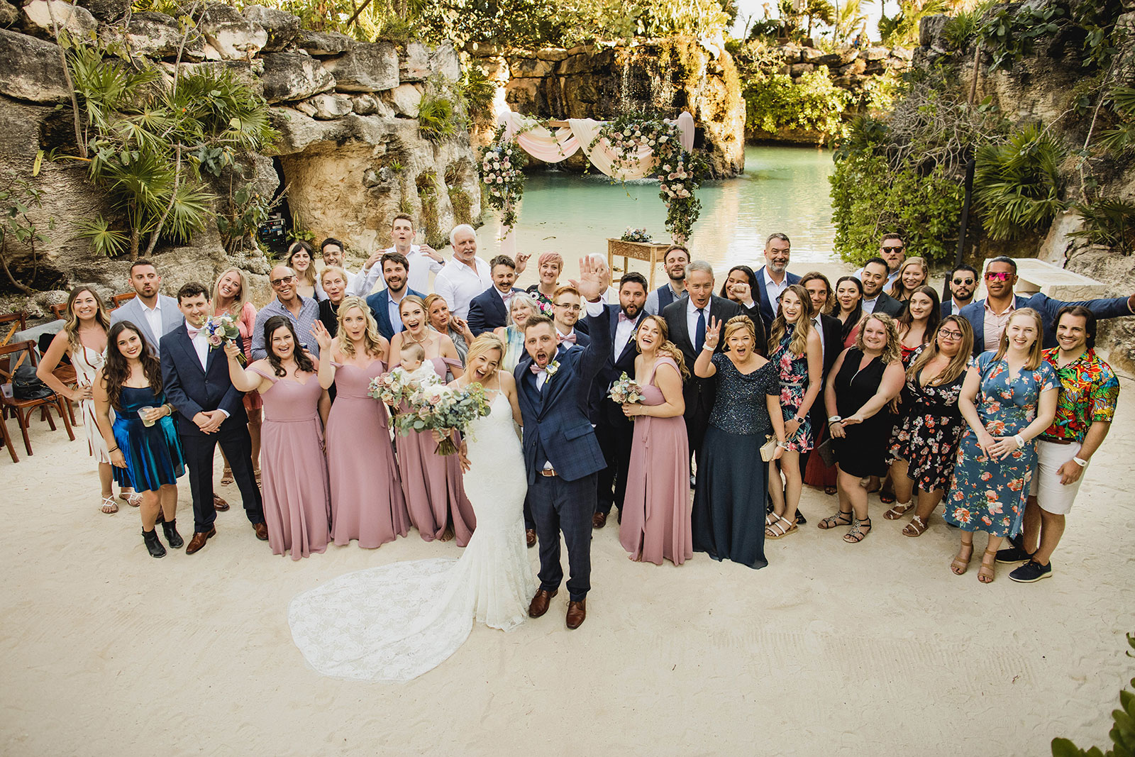 photographing-large-bridal-parties-cabo